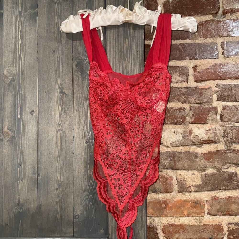 Vintage Victoria’s Secret GOLD TAG NWT Red Lace Thong Teddy Sz 34C Deadstock
